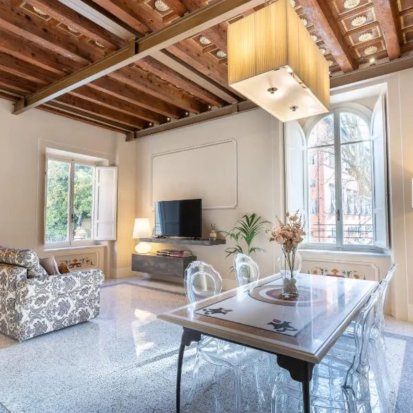 Noble Floor - Panoramic Luxury Apartment, Hotel in Lucca