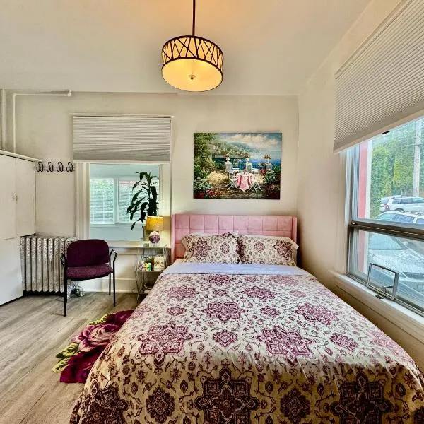 2nd Floor House with 2 Queen Bedrooms and Extra Sofa Bed Located 10 minutes from SeaTac Airport and 20 minutes from Downtown Seattle, hotel din Seattle