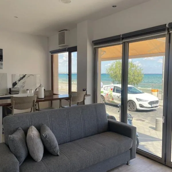 Seafront Home โรงแรมในลาร์นาคา