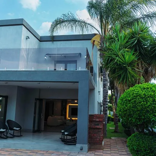Tlou Luxe stay, hotel i Gaborone