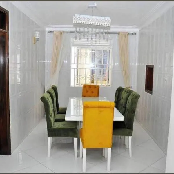 Island Inn Entebbe, ξενοδοχείο σε Εντέμπε