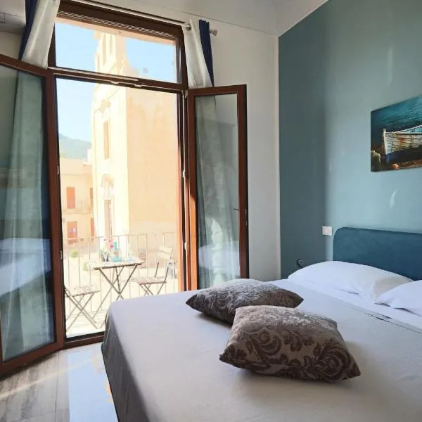 Agorà di Favignana - Affittacamere Piazza Madrice, hotel v destinácii Favignana