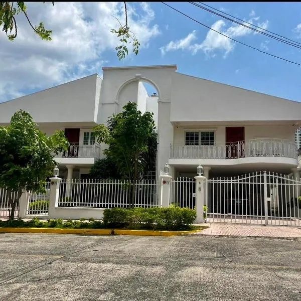 Casa Duplex Privada con Piscina, hotel a Panamà