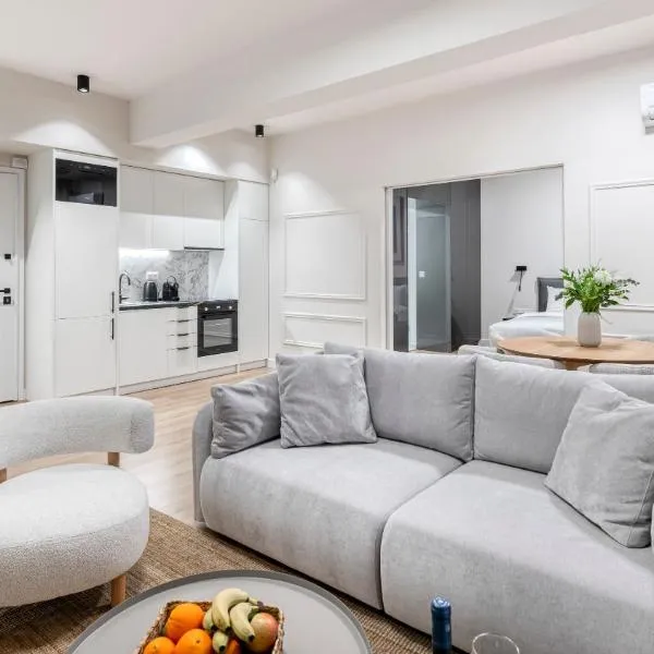 Glyfada Nest, hotel v Aténách