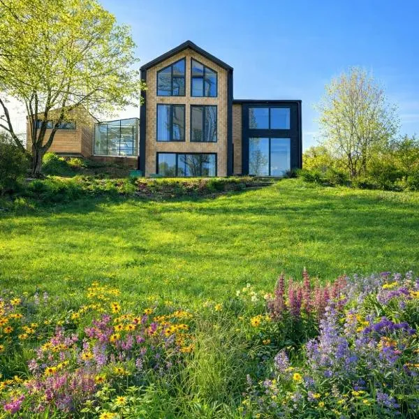 Nastawka Cottage Creativity and Regeneration, hotel em Raciechowice