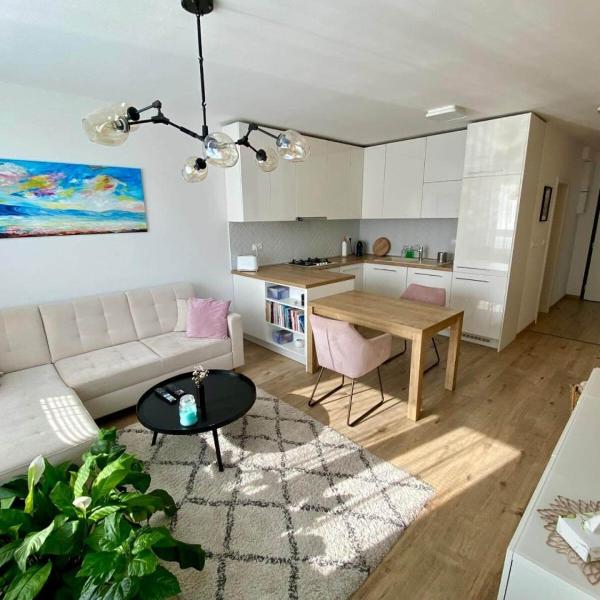 Bratislava, LUCAO Family Apartment, Balcony, Free Parking, Aircondition, 8km Old Town, Bratislava