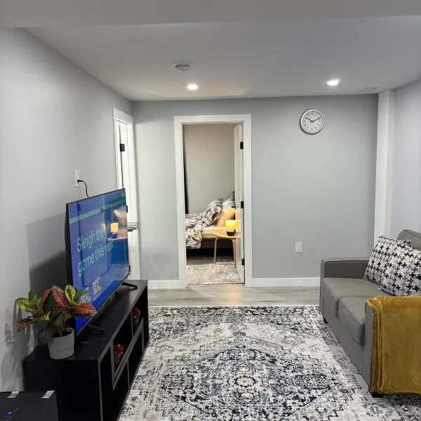 A quiet cozy 1 Bedroom at Prairie Point, hótel í Winnipeg