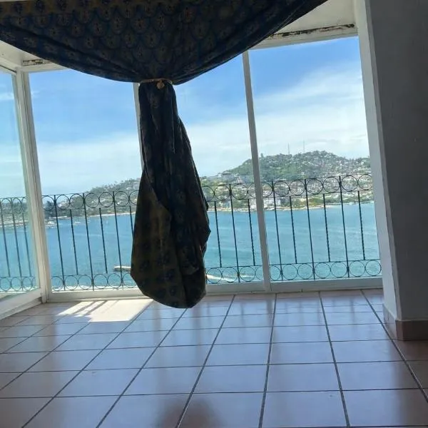 Bonito departamento con vista al mar y alberca, hotel a Acapulco