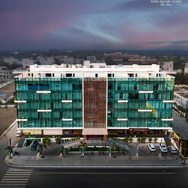 हैदराबाद में, होटल Town Square Suites