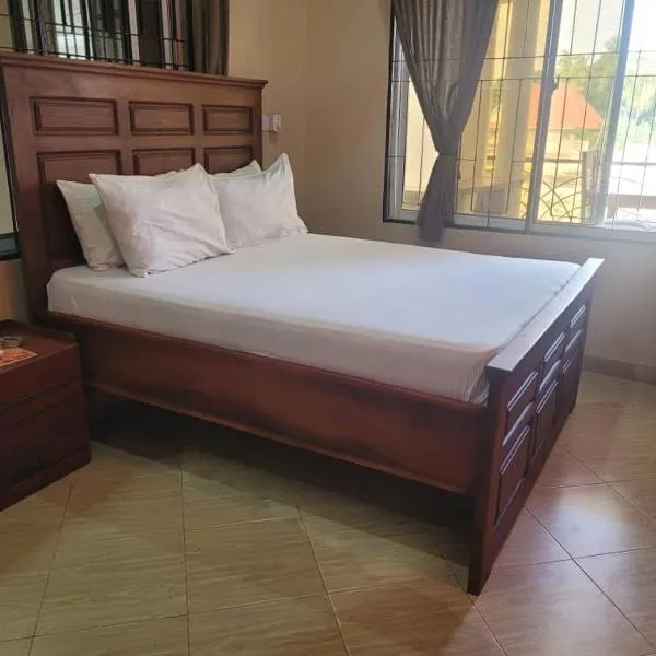 KimyaKimya Pub & Lodge, hotel en Dar es Salaam
