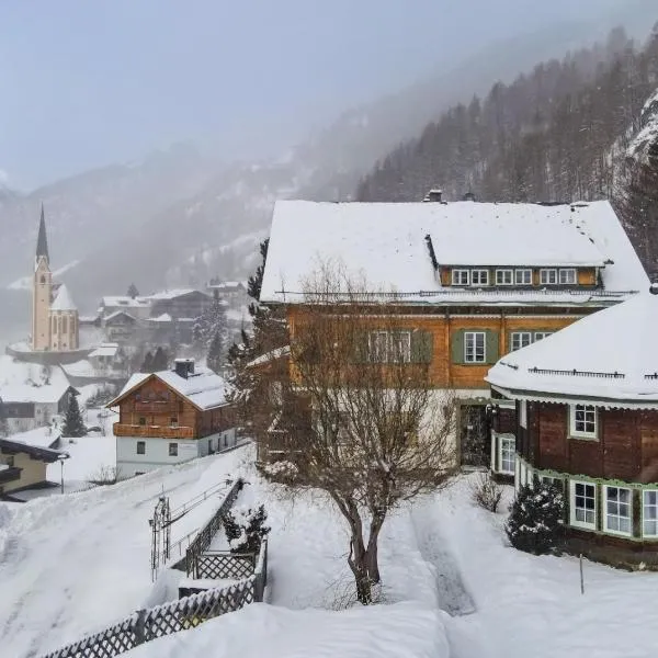 Hotel Kaiservilla, hotel in Heiligenblut