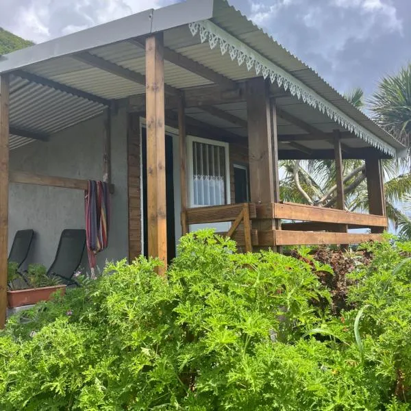 Au pied du Piton Bellevue, отель в городе Сент-Роз