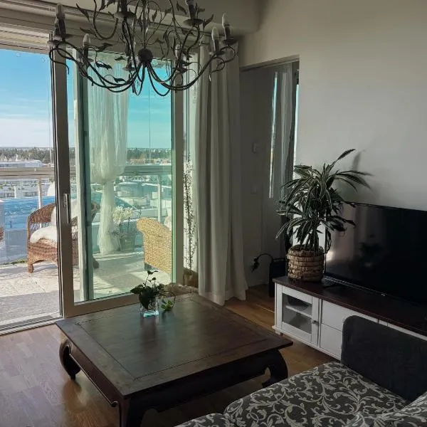 Cozy Modern Apartment for 3 - Near Mall of Tripla, отель в Хельсинки