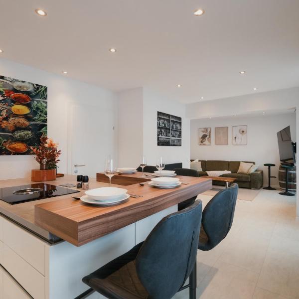 Modern City Centre Apartment Just Steps from Mirabell Palace, Salzbourg