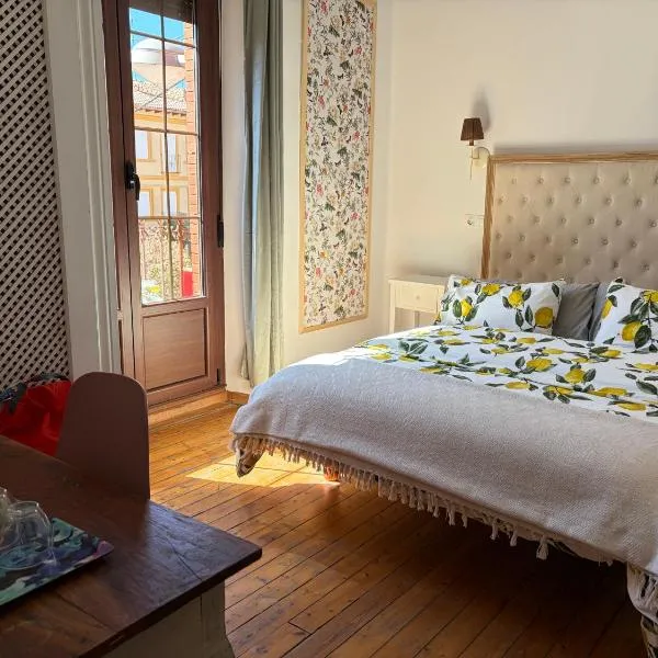 Casa Balcones, хотел в Саагун