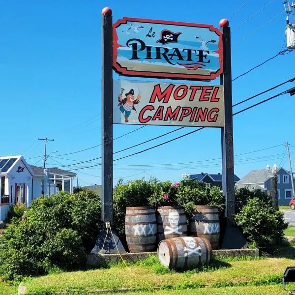 Le Pirate Motel et Camping, hotel di Cap Chat