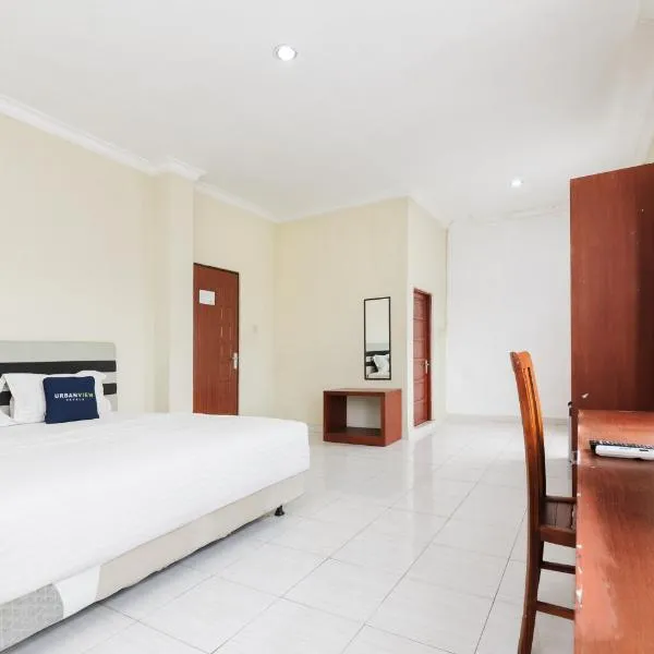 Urbanview Hotel Syariah Ratu Elok Banjarbaru by RedDoorz، فندق في Martapura