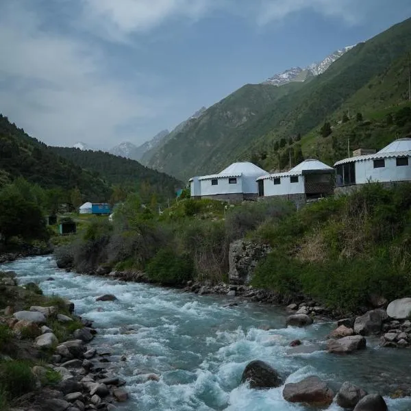 RAHMAT yurts, hotel i Vorontsovskoye