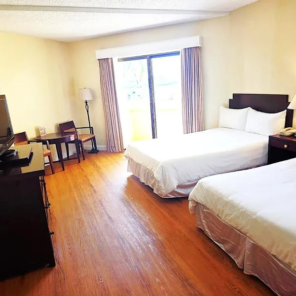 Holiday Resort & Spa Guam, hotel u gradu Tumon