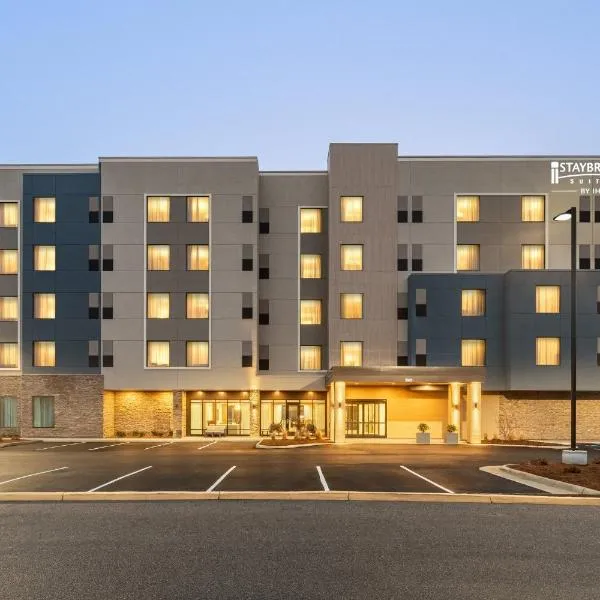 Staybridge Suites Norfolk Airport by IHG, ξενοδοχείο σε Norfolk