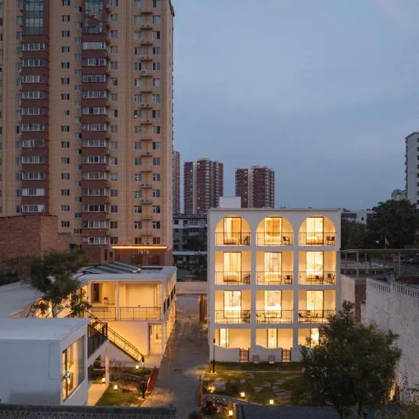 Domain South Domain North Garden Hotel, hotel u gradu Luojang