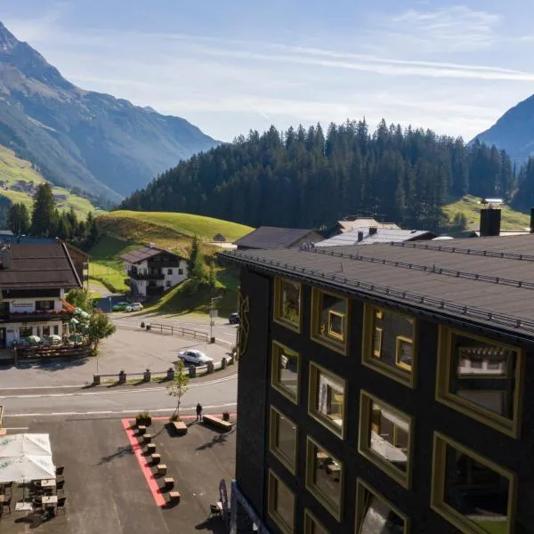 Berghotel Kleiner Biber, hotel din Warth am Arlberg