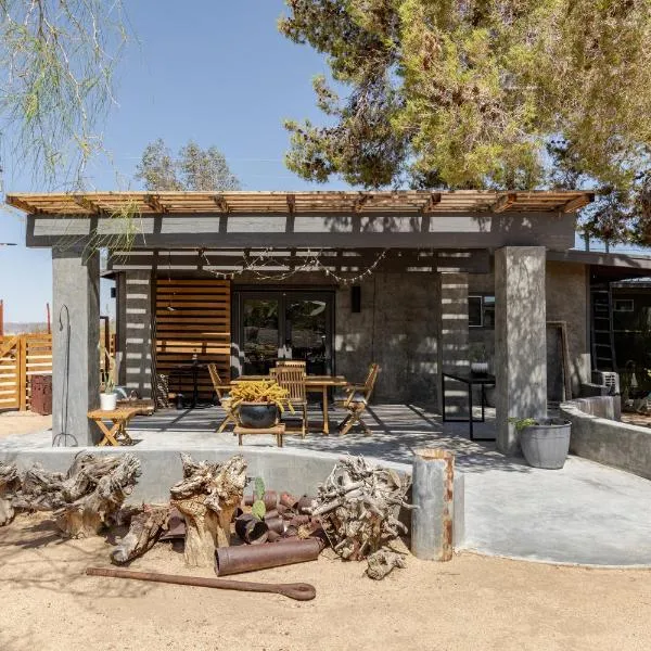 Popular Homestead! Location, Stargaze, Views!, hotel din Joshua Tree