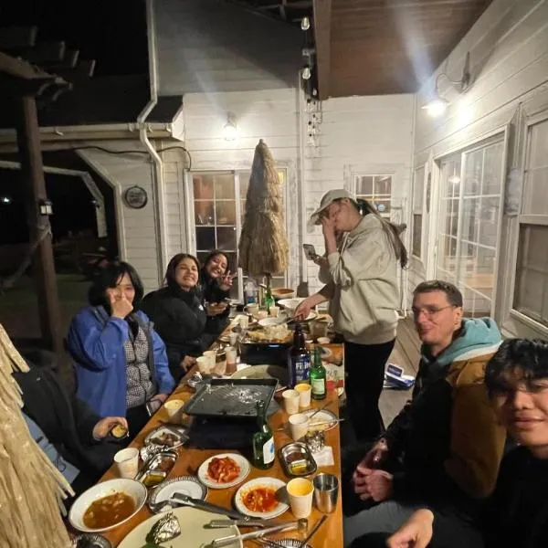 버킷 제주 - Bucket Jeju, hotel in Seogwipo