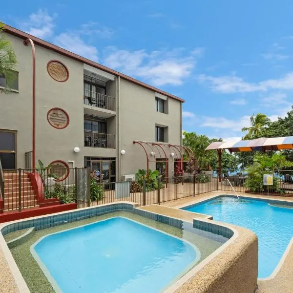Waters Edge The Strand, hotel in Townsville