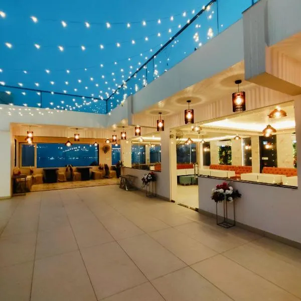 HOTEL JVS PALACE, hotel u gradu Gorakpur