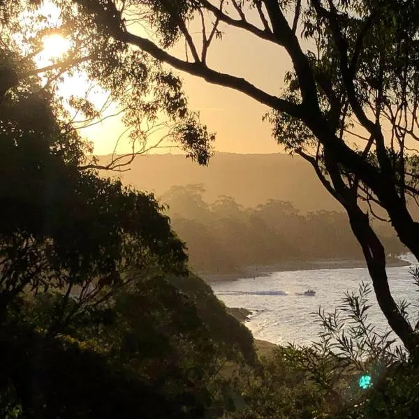 Bundeena Beach Shack with view, ξενοδοχείο σε Bundeena