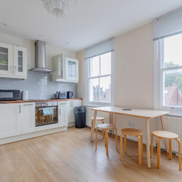 Bright and Airy 1BD Flat in North London, London
