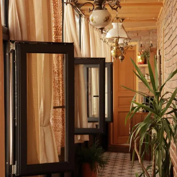 Hotel Commune 1889, hotel u gradu Kutaisi