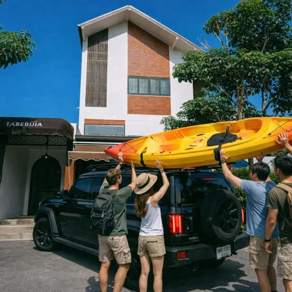 Tabebuia House ทาเบบูย่าเฮ้าส์, hotel din Pathiu