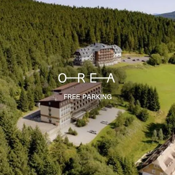 OREA Hotel Špičák Šumava، فندق في زيليزنا رودا