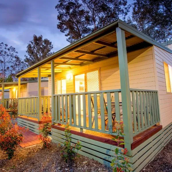 Albury Gardens Tourist Park, hotel di Lavington