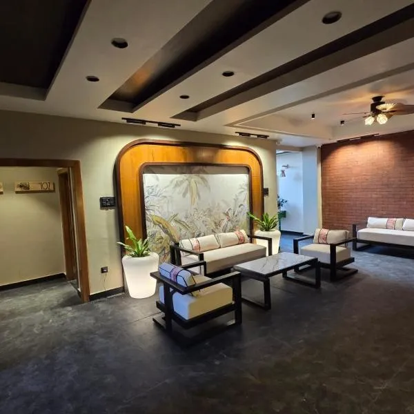 ANVI Homestay، فندق في بوبال