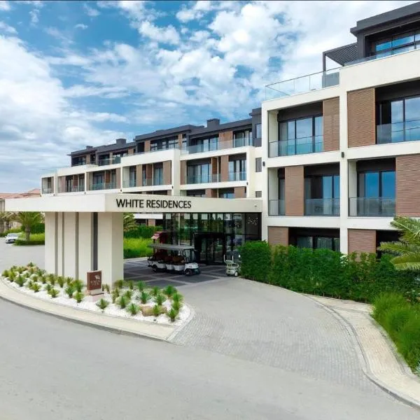 Seabreeze Resort, White Residence terrace, studio apartment، فندق في Nardaran