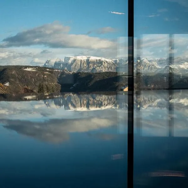 Luis & die Buabm - Gasthof Jenesien, hotell i San Genesio Atesino