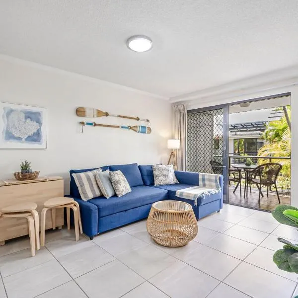 Nautical Stylish Ground Level 1 Bedroom Unit, hotel di Noosaville