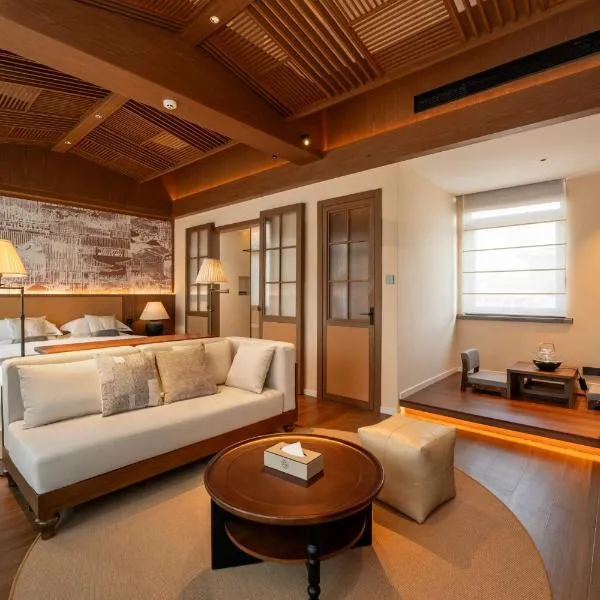 Liao Liao Xin Yuan Boutique Hotel at the First Pass of Great Wall, hotel a Shanhaikwan