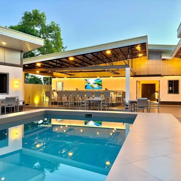 Zinc Fitness Retreat, hotel em Dauis