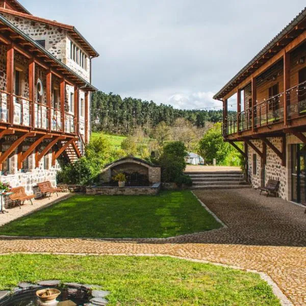 Lodge LES JARDINS D'ESPALADOUS, hotel v destinaci Saint-Pierre-Eynac