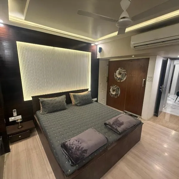 Bandra’s Prime luxurious 2 BHK, hotel a Bombai