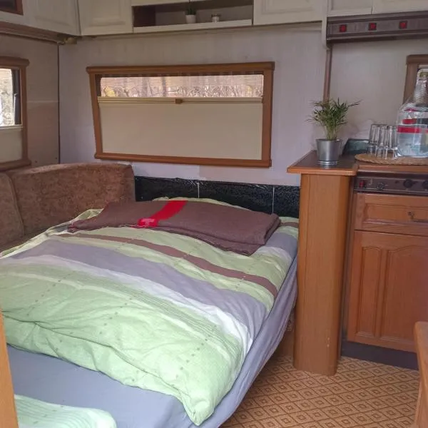 Moving Inn 2 - Retro Übernachten im Wohnwagen, hotel i Nürnberg