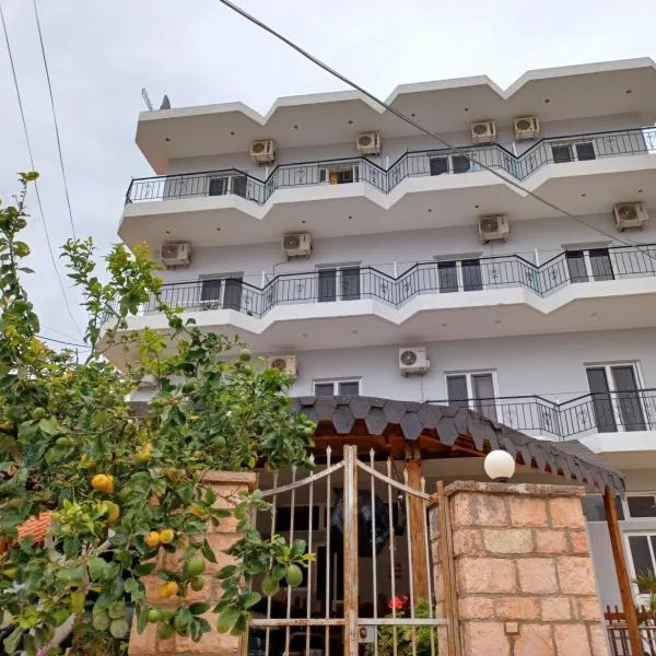 ARILEO ROOMs, hotel u gradu Himare