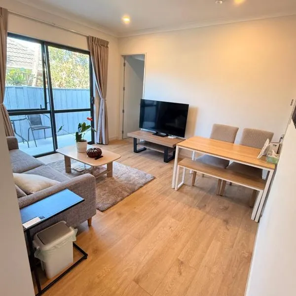 Modern Private 2BR Unit in Takapuna, hotel in Auckland