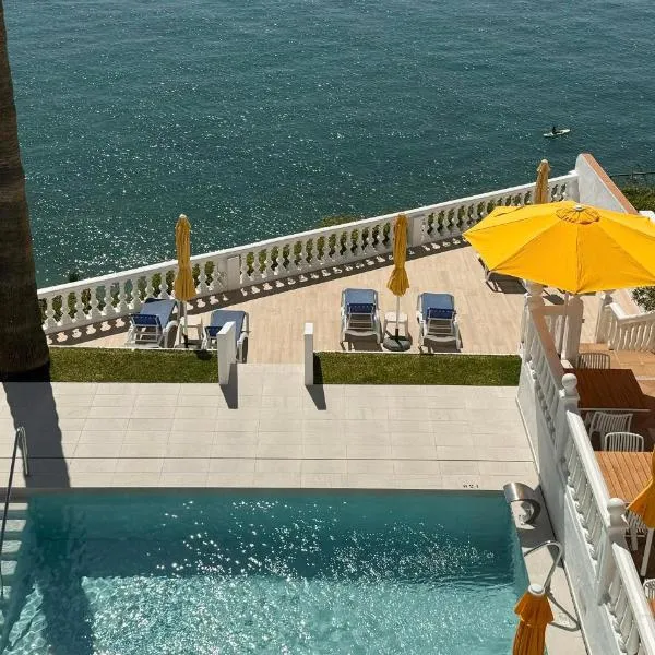 ホテル パライソ デル マル（Hotel Paraíso Del Mar）、ネルハのホテル