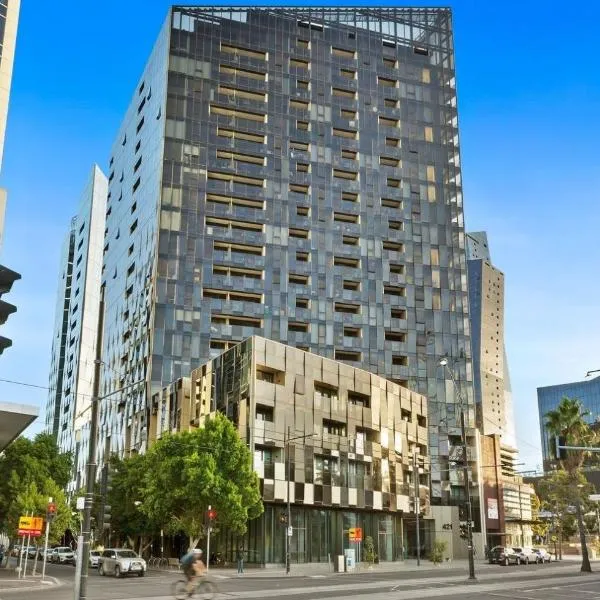 Cozy and Comfortable 2BR Apartment with master Ensuite and bathrooms, hotel u gradu Melburn