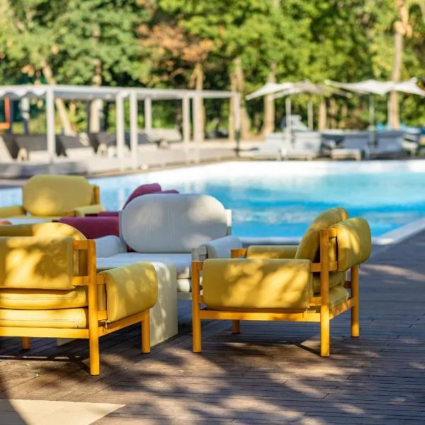 Lake Park, hotel di Novomoskovsʼk